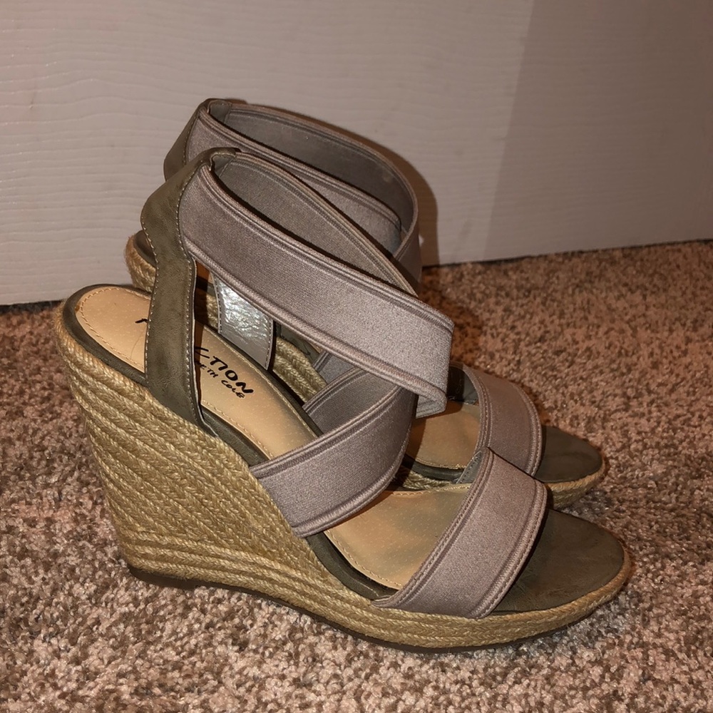 Kenneth Cole reaction wedges